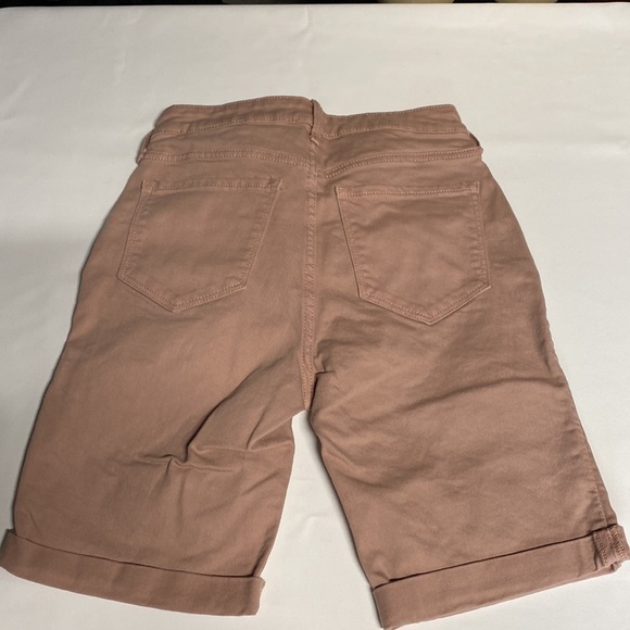 OLD NAVY HIGH RISE BERMUDA SHORTS SIZE 6 - Picture 2 of 7